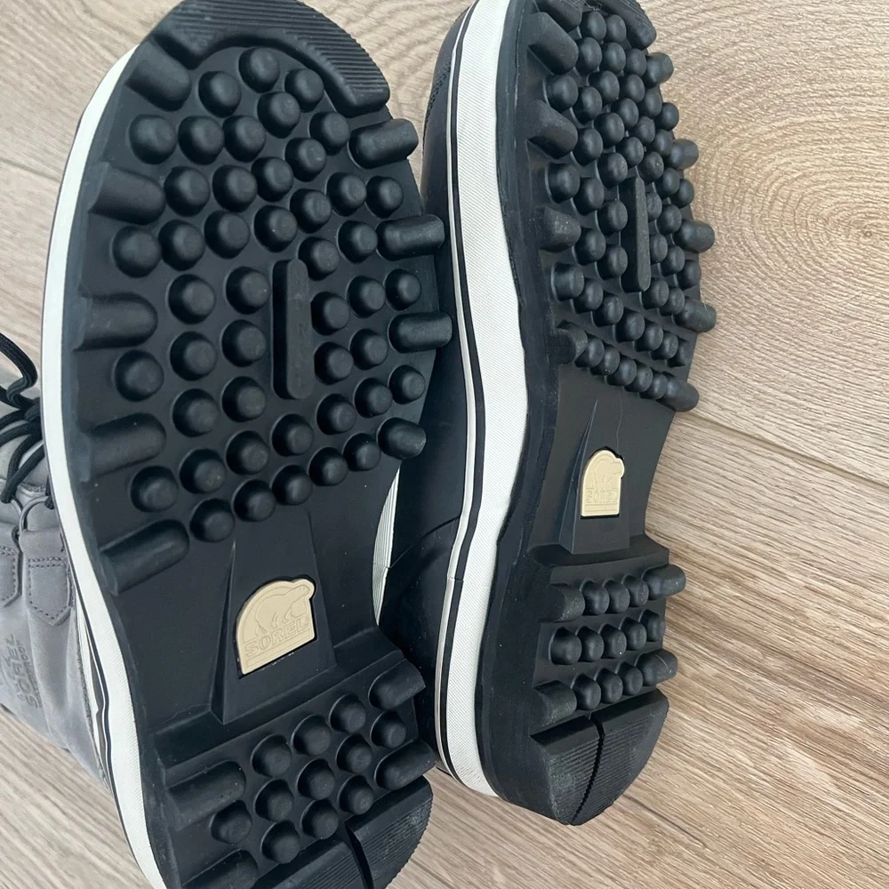 Sorel Caribou Boot - Shale/stone color Size 8 women’s - Picture 6 of 8